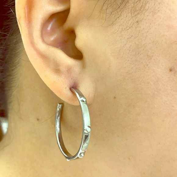 Michael Kors Fashion Hoops - Picture 1 of 5
